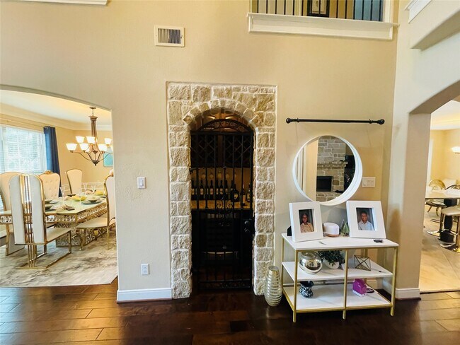 Building Photo - 5811 Tarpon Bay Ct