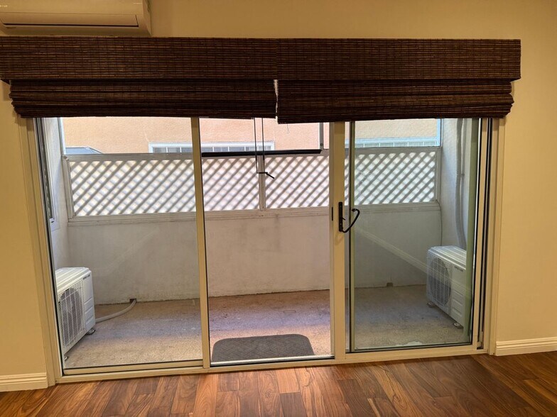 Building Photo - 8710 Delgany Ave