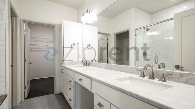 Building Photo - 1346 Calash Ave