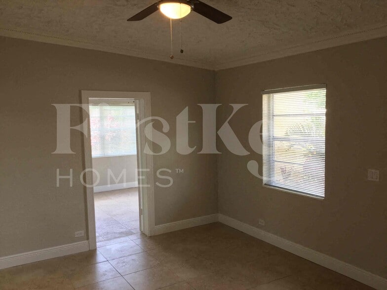 Building Photo - 16410 NW 20th Ave