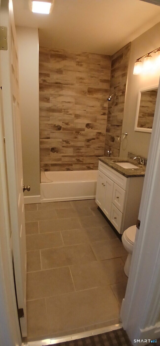 Building Photo - 23 Williams St