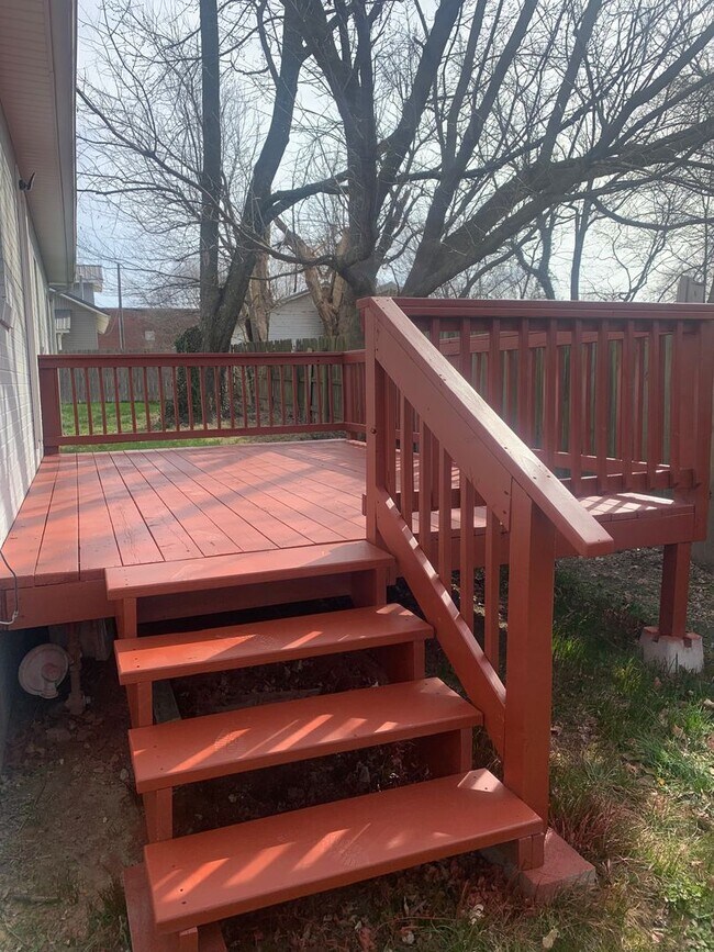 Building Photo - Charming Two Bedroom Downtown Springdale -