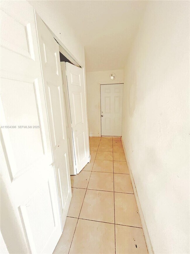 Building Photo - 15410 NW 29th Ct