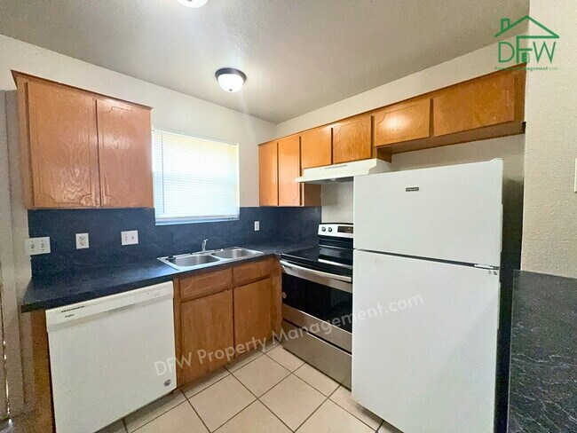 Building Photo - 2-Bed, 1.5-Bath Two-Story Townhome in Killeen