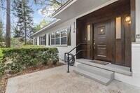 Building Photo - 2306 Pontiac Dr