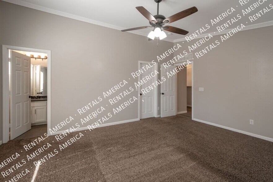 Building Photo - 2739 W Kristina Ave