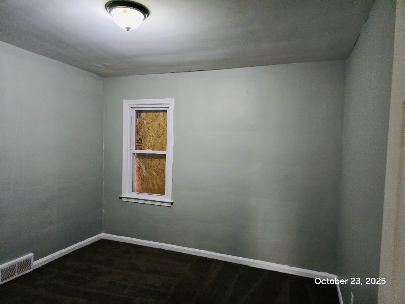 Building Photo - 11466 Somerset Ave