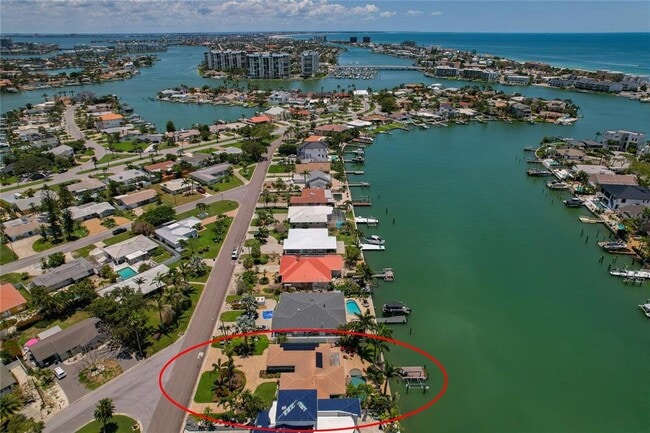 Building Photo - 10124 Yacht Club Dr