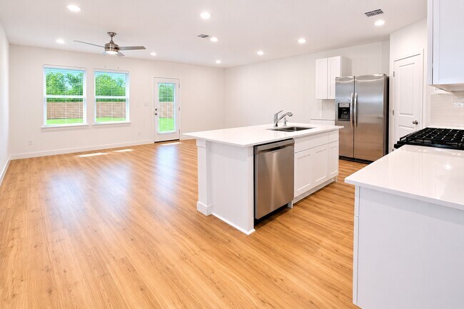 Building Photo - 28146 Meadowlark Sky Dr