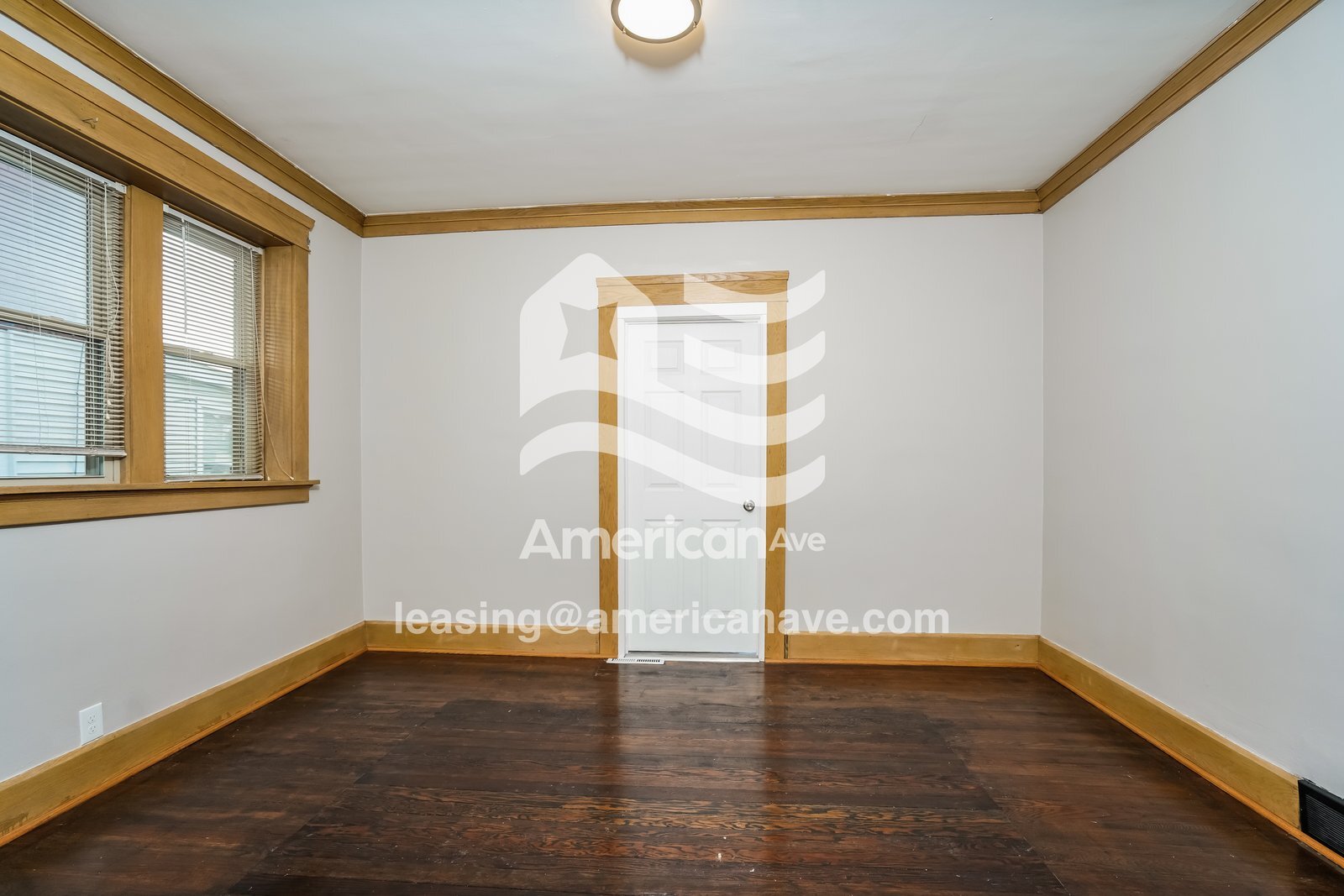 Building Photo - 1704 Flett Ave