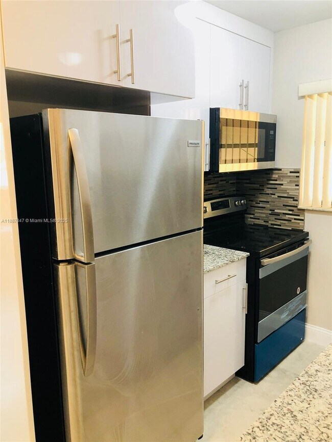 Primary Photo - 2615 Polk St