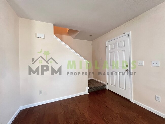 Building Photo - 168 Springway Dr