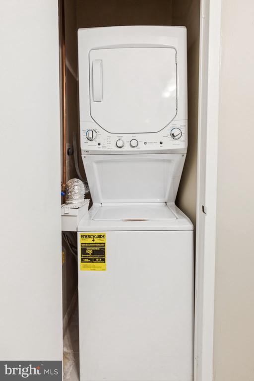 Building Photo - 135 S 19th St