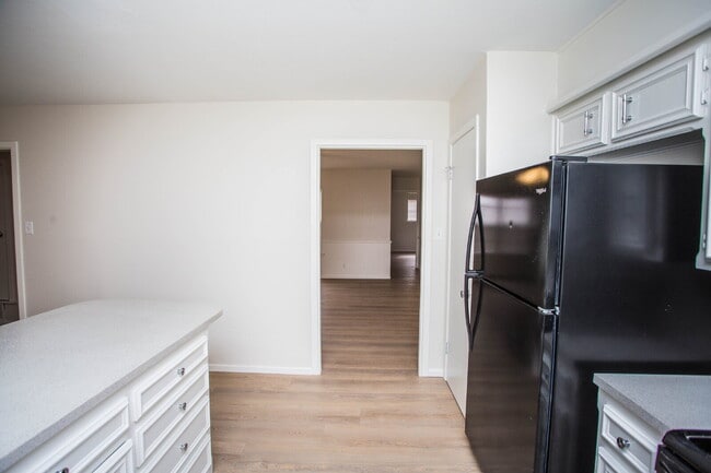 Building Photo - "Charming 3-Bed Retreat in Lubbock with Granite Accents & Spacious Living!"