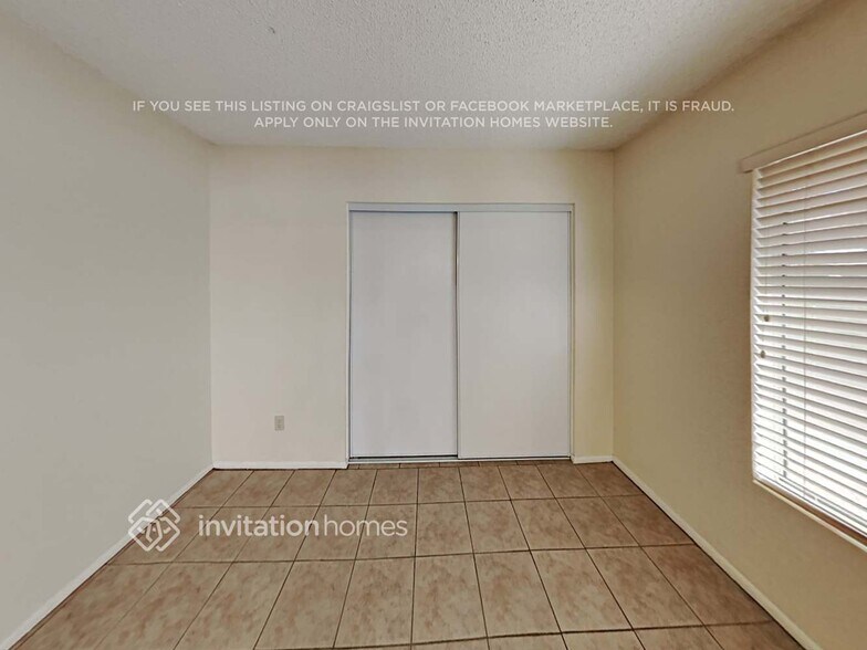 Building Photo - 10851 W Ruth Ave