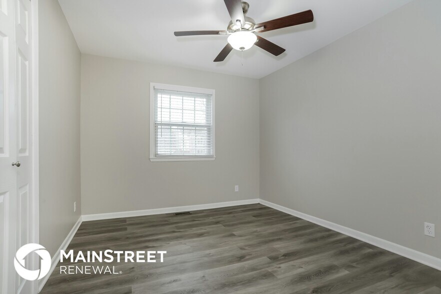Building Photo - 3535 Winchester Dr