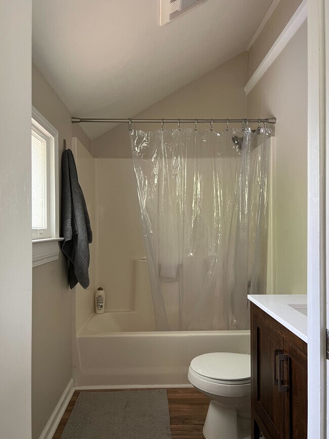 Building Photo - 515 Calhoun St NW