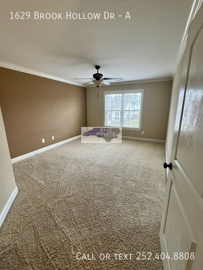 Building Photo - 1629 Brook Hollow Dr