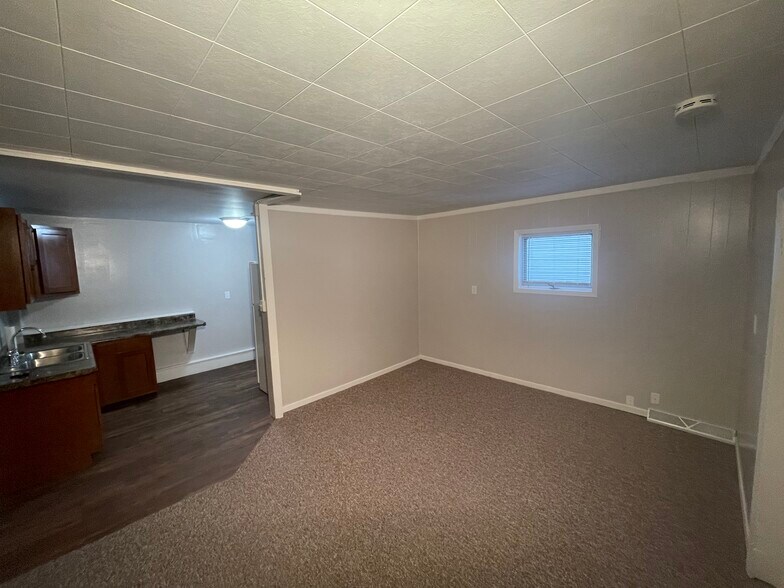 Building Photo - 7 W Hwy 61