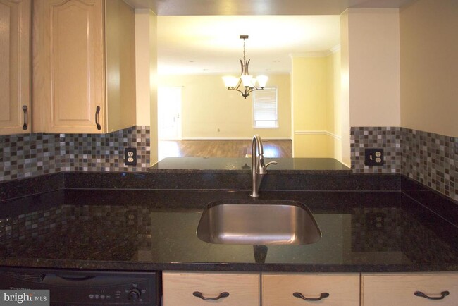 Building Photo - 5339 Buxton Ct