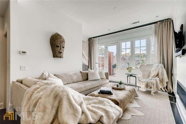 Building Photo - 2962 Savoy Way