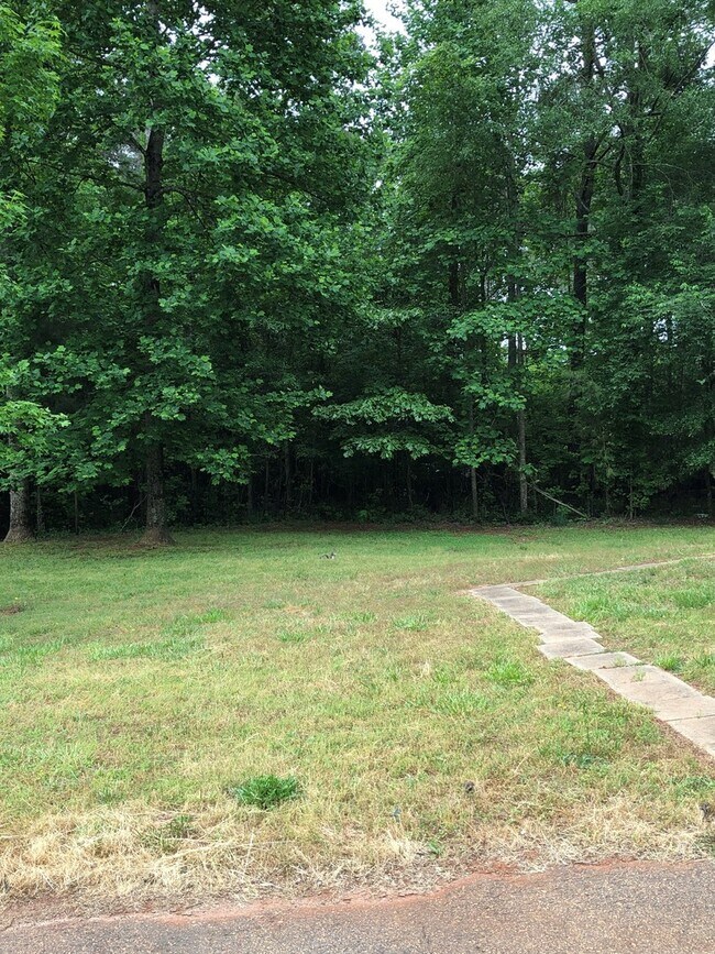 Building Photo - 364 Inman Rd