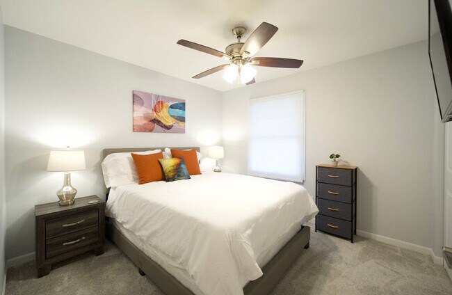 Building Photo - 804 W State St