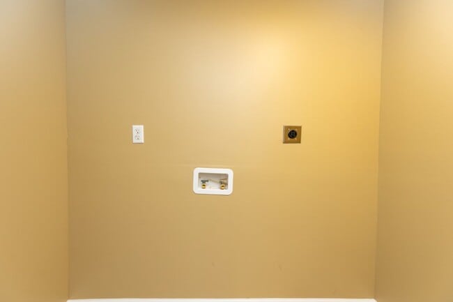 Building Photo - Now Accepting Section 8