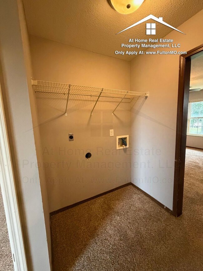 Building Photo - 541 Collier Ln