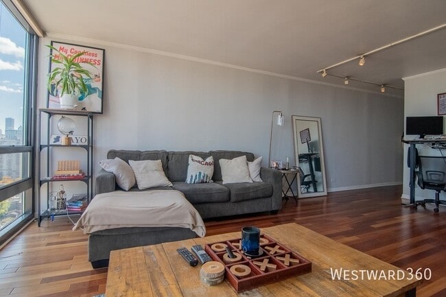 Building Photo - 1636 N Wells-2807