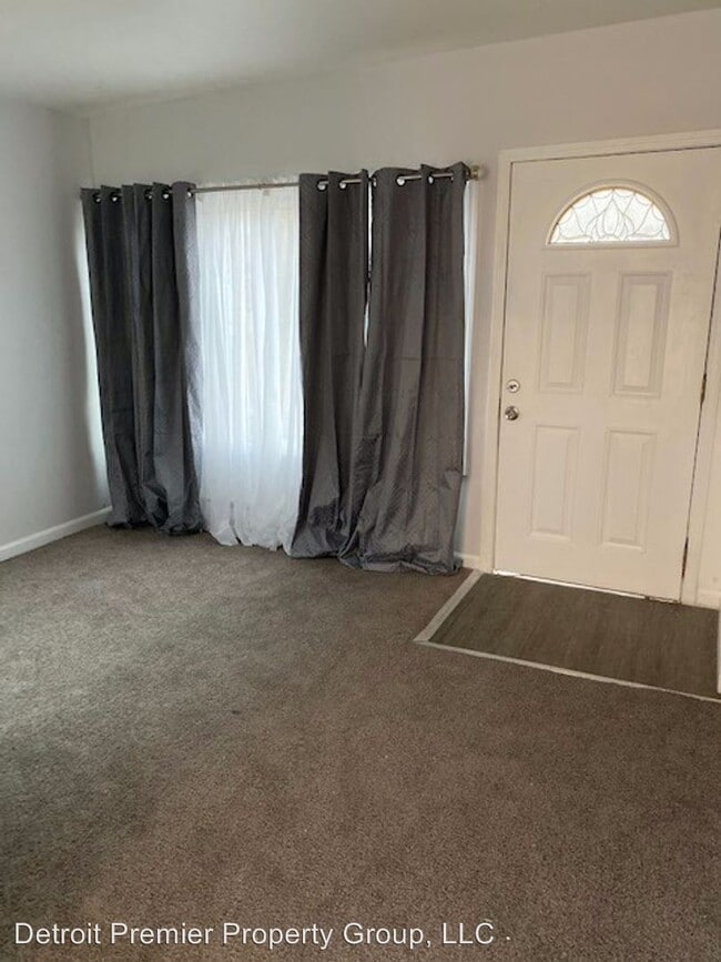 Building Photo - 4 br, 2 bath House - 9282 W Outer Drive