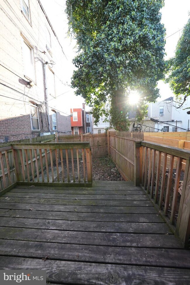 Building Photo - 5214 Heston St
