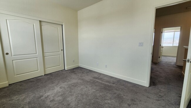 Building Photo - Spacious Two Story Home in Spanish Springs