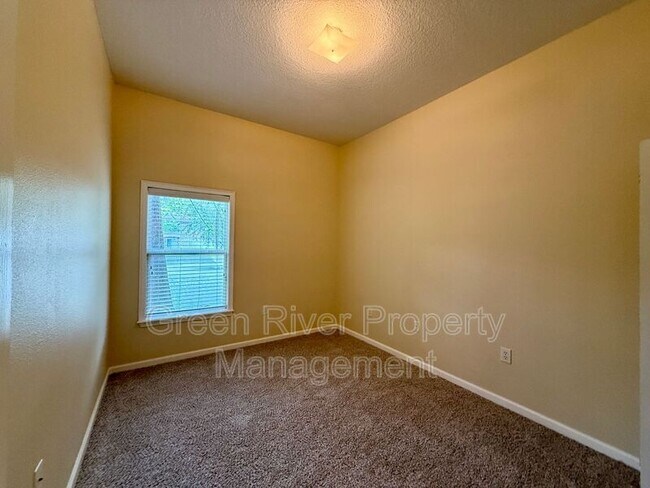 Building Photo - 6106 Maggies Cir