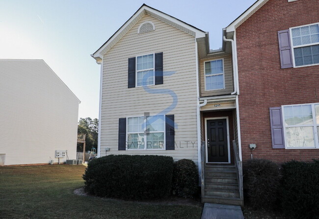 Building Photo - Move in before November 15th and get $100 ...