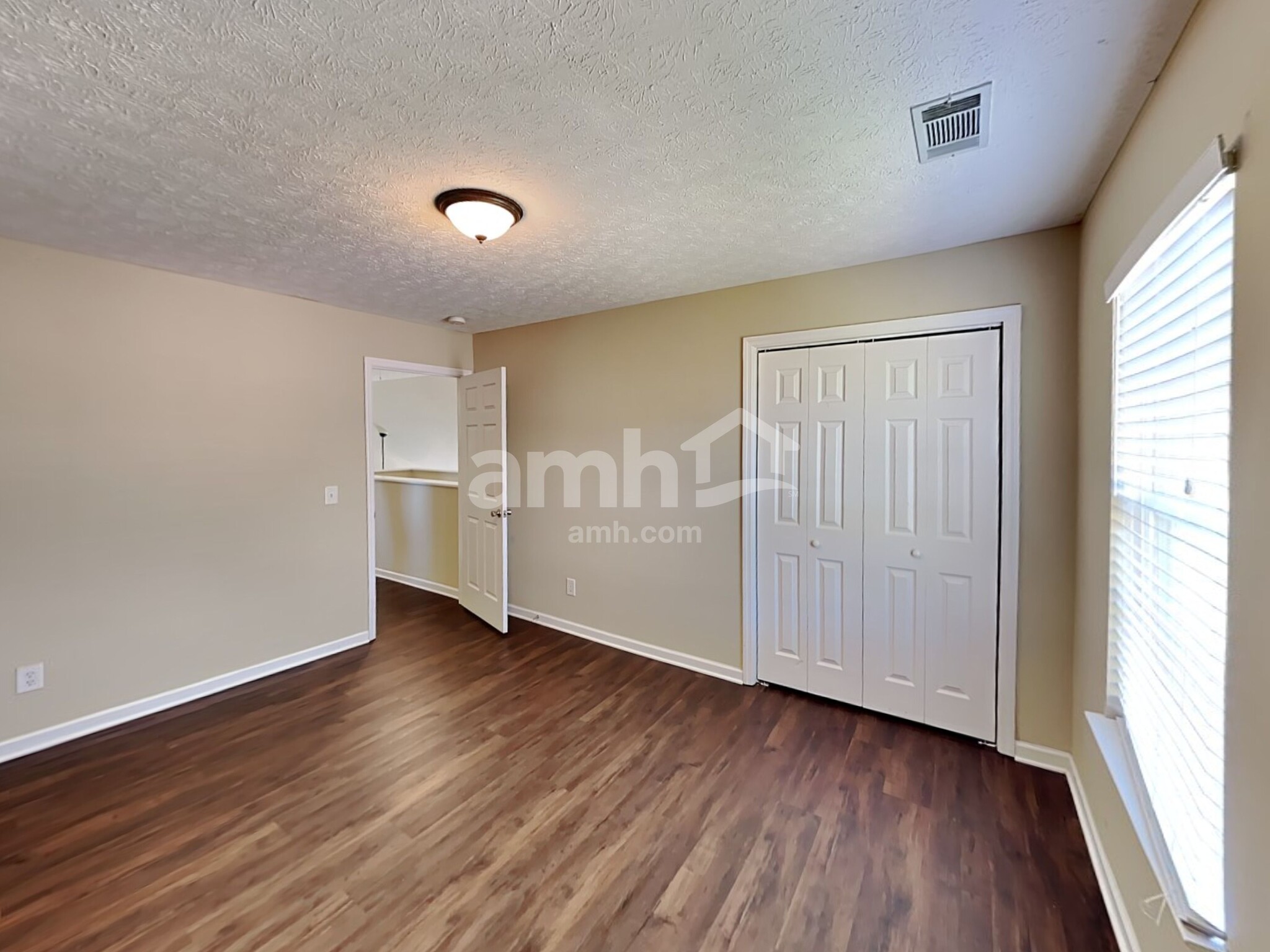 Building Photo - 106 Brant Ln