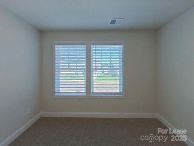 Building Photo - 112 Halesworth Rd