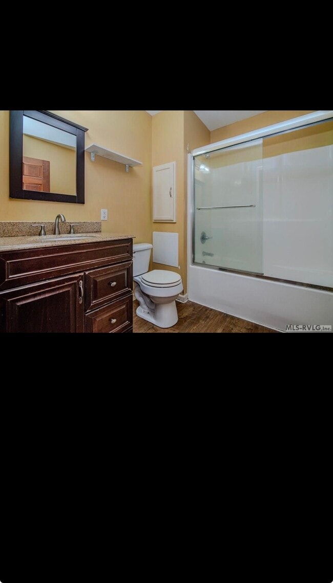 Building Photo - 209 Long Cir