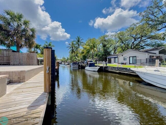 Building Photo - 930 Orange Isle