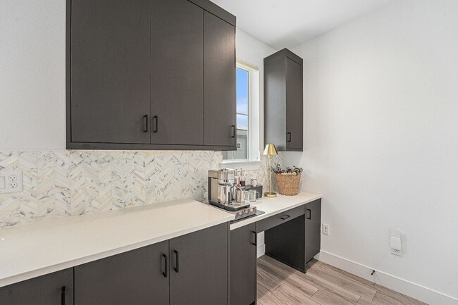 Building Photo - Stylish Town Home In Desirable Thornton Ne...