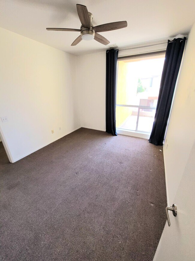 Building Photo - 3545 Sunburst Blvd