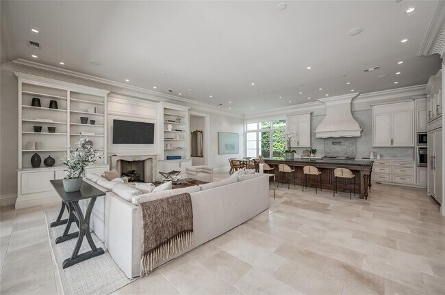 Building Photo - 3868 Olympia Dr