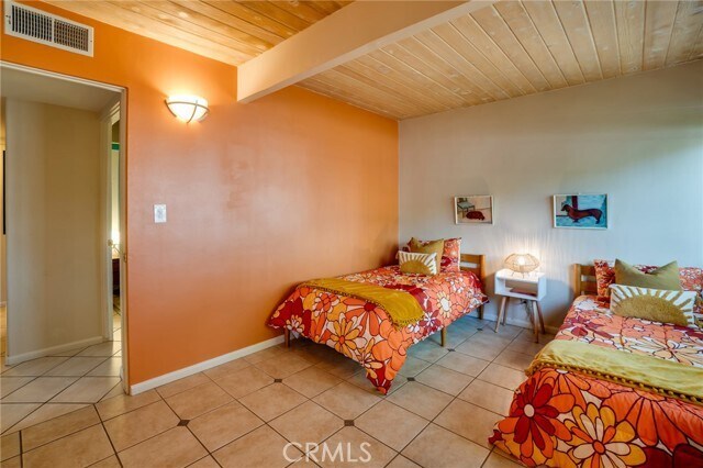 Building Photo - 576 E Desert Holly Cir