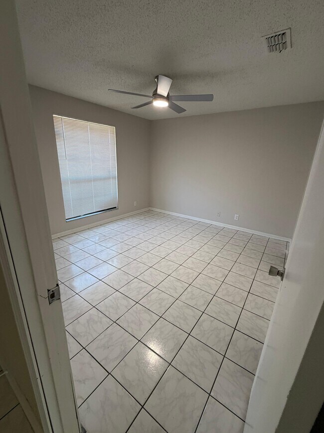 Building Photo - 7984 Gulf Rd S