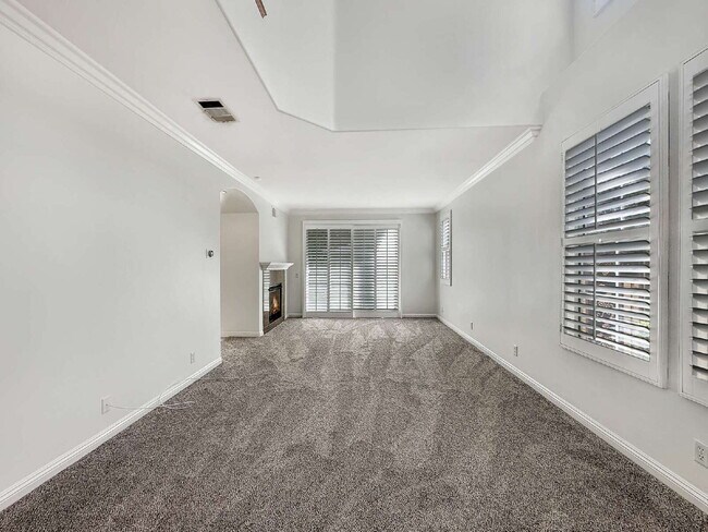 Building Photo - Discover the Essence of Luxury Living in V...