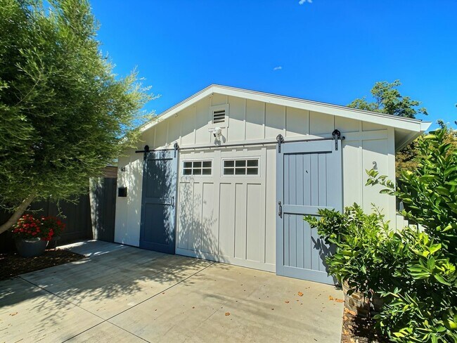 Building Photo - 851 W San Fernando St