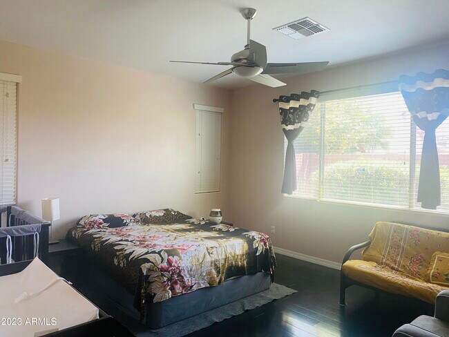 Building Photo - 453 W Lantana Pl