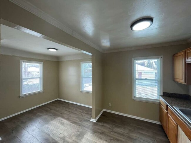 Building Photo - 19303 Fairport St