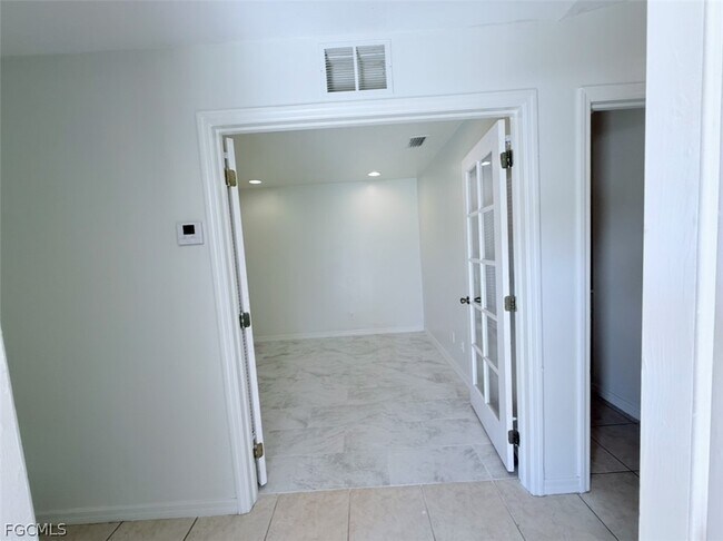 Building Photo - 541 Hancock Bridge Pkwy