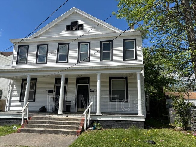 Primary Photo - 1508 Richmond Ave